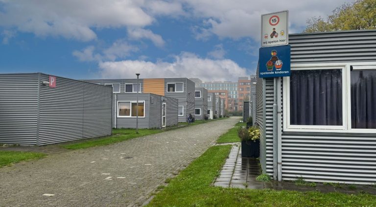 Rijswijkse kerken roepen op om AZC open te houden