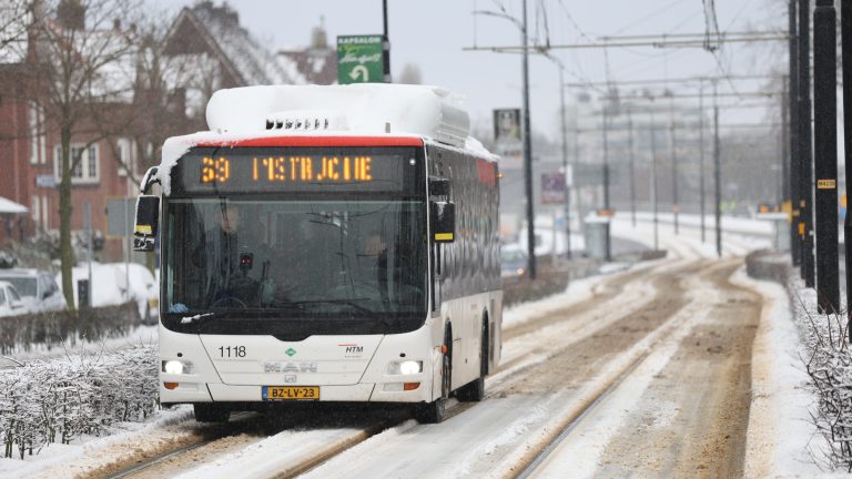 HTM-Bussen rijden weer ondanks gladheid in Rijswijk