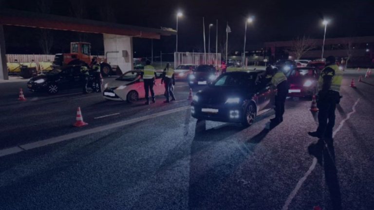 Alcoholcontrole in Delfgauw door politie en studenten