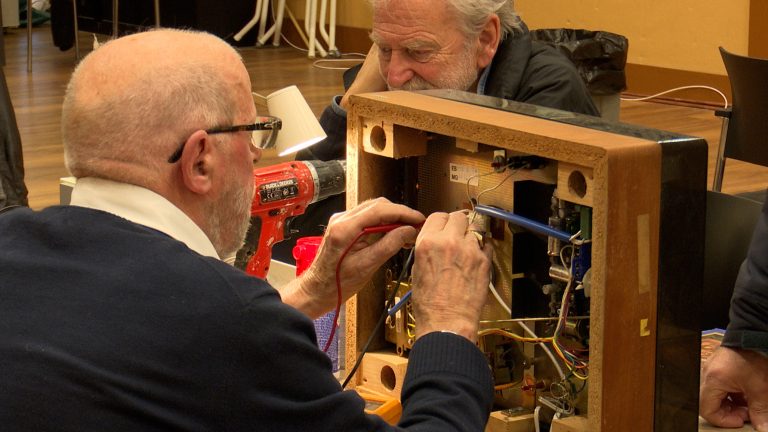 Repair Café Pijnacker wil jongeren verleiden tot repareren met fatbikes