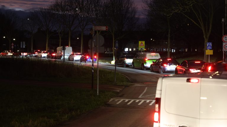 Doseersluis Van der Kooijweg gaat verhuizen, bewoners reageren fel