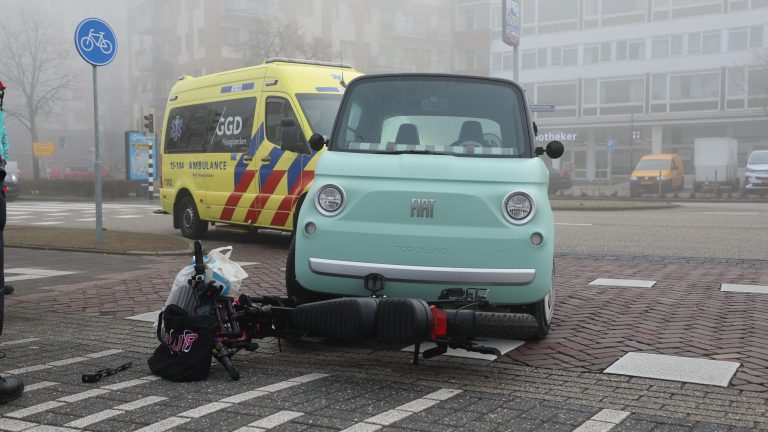 Fatbike belandt onder brommobiel op Koningin Julianalaan/Prins Bernhardlaan in Voorburg