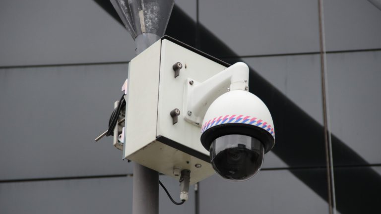 Explosies in Oud-Delfgauw, vader betaalde vriend voor actie tegen overbuur