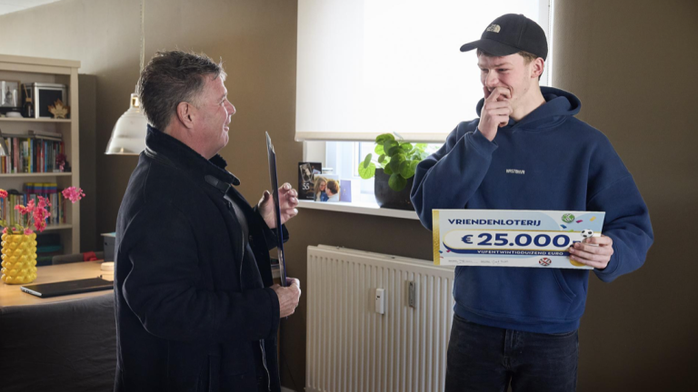 Luuk uit Rijswijk wint 25.000 euro bij de VriendenLoterij