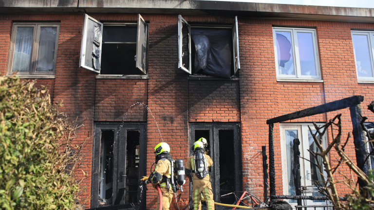 Woning zwaar beschadigd na brand en explosie in Nootdorp