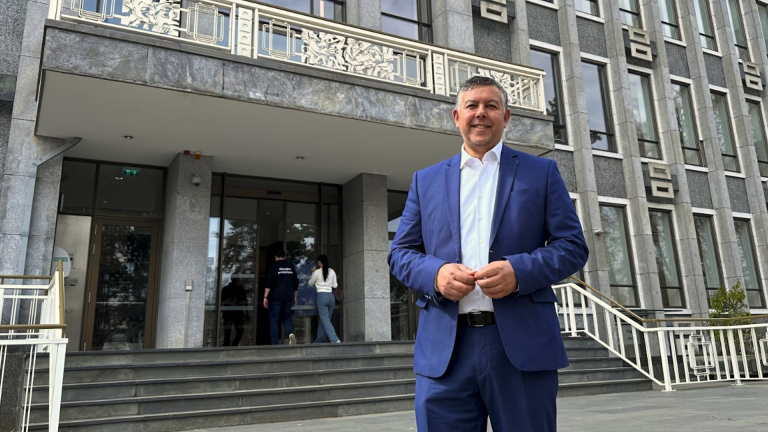 Eerste gesprek formateur Rachid Guernaoui op stadhuis