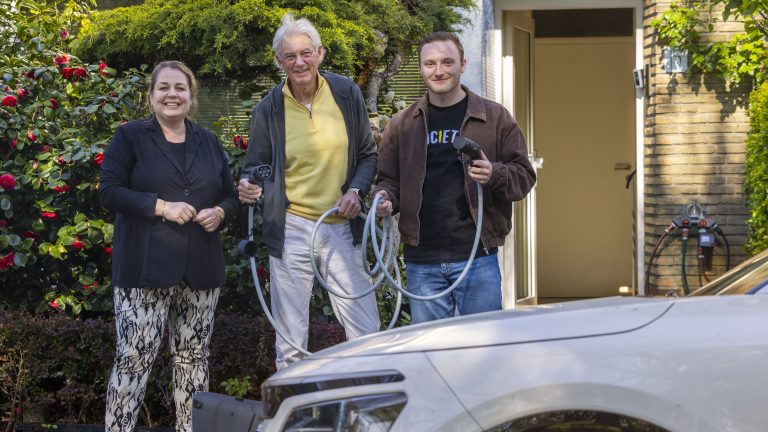 Rijswijk start proef met thuisladen voor elektrische auto’s