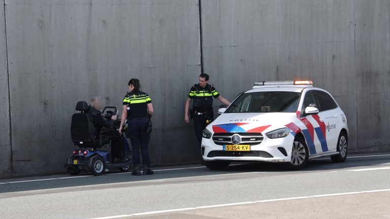 Scootmobielbestuurder verdwaald op A4 bij Leidschendam