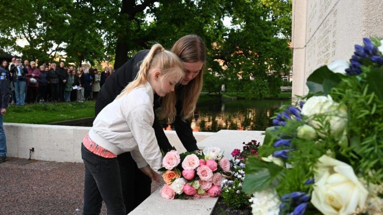 Rijswijk eert de gevallenen tijdens Dodenherdenking