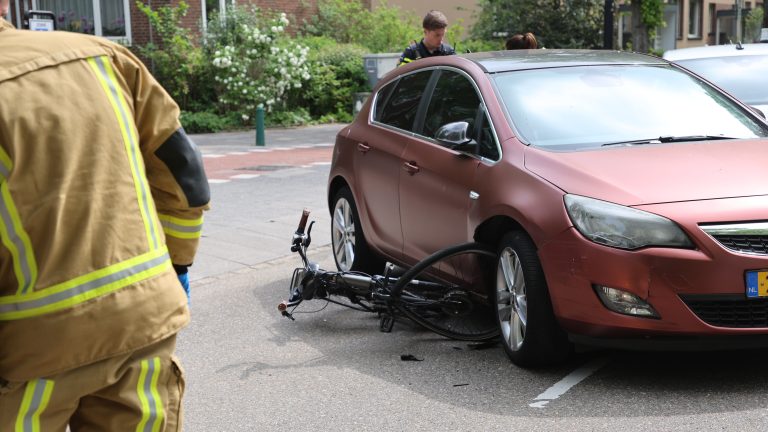 Fietser gewond bij aanrijding met auto op Huis te Landelaan
