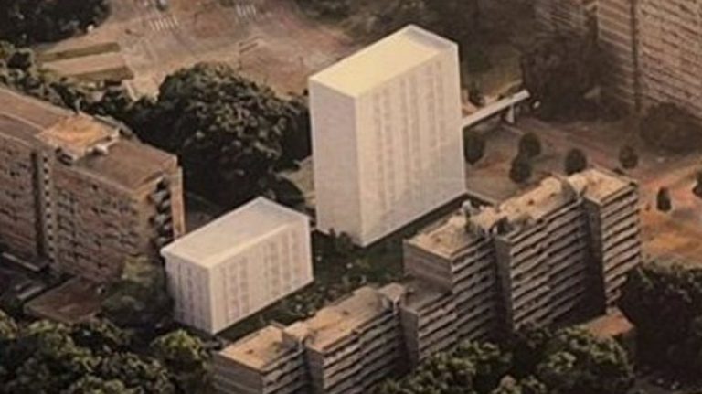 Omwonenden protesteren tegen plannen voor flats bij Hoogvliet in Voorburg