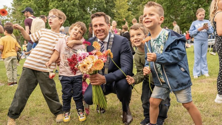 Duizenden wandelaars halen finish van Avondvierdaagse Pijnacker-Delfgauw