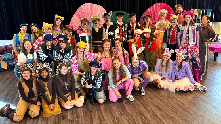 Jonge cast brengt familiemusical ‘De 3 Biggetjes’ tot leven in Rijswijkse Schouwburg