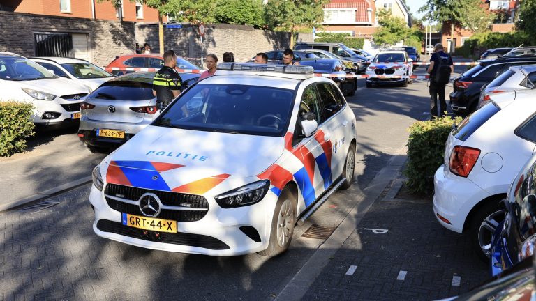Vlam slaat in de pan in Nootdorp na steen door ruit