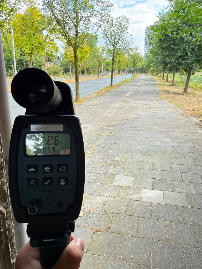 Elf bekeuringen bij snelheidscontrole op Prins Bernhardlaan in Voorburg