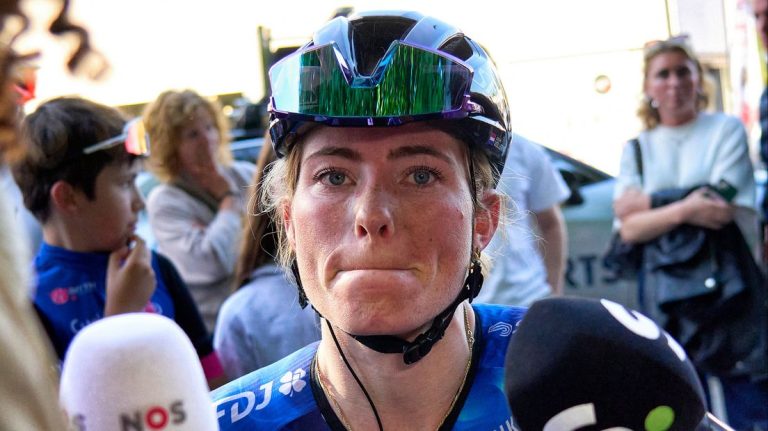 Demi Vollering uit Pijnacker pakt opnieuw eindzege in Tour de France