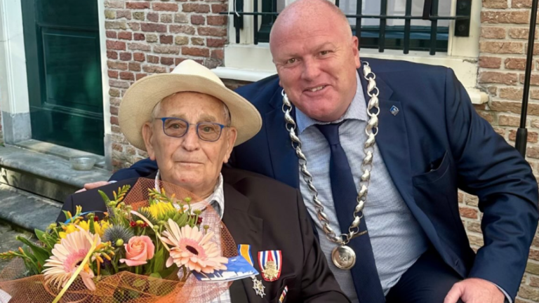 Rijswijker Van der Ende viert bijzondere mijlpaal: 100 jaar oud