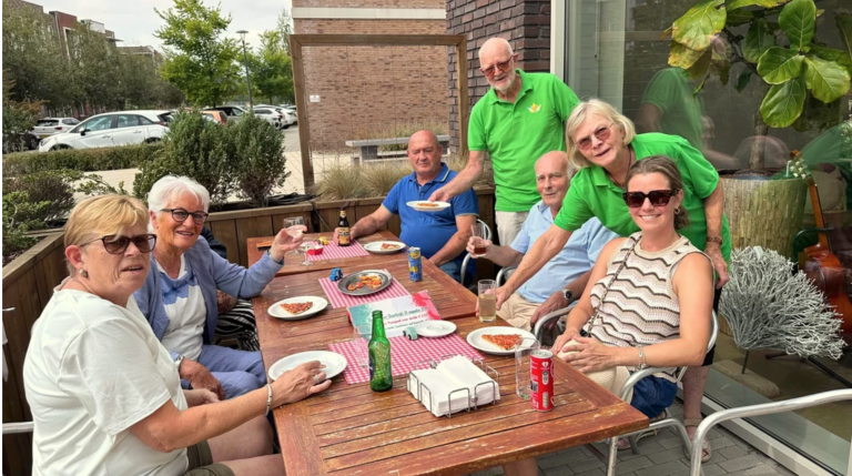 Zomercafé brengt nieuwe bewoners van RijswijkBuiten met elkaar in contact