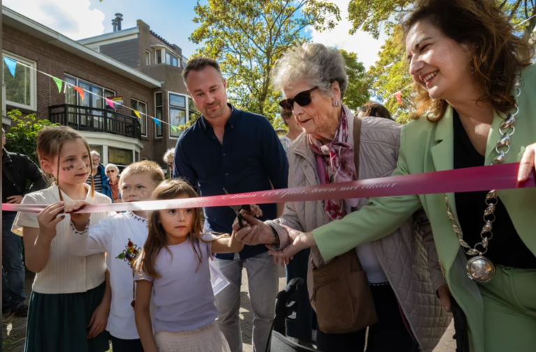 Honderd jaar Eiklaan brengt oude en nieuwe bewoners samen