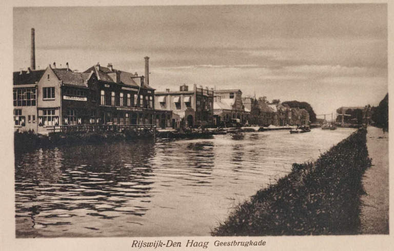 Hofjeswoningen komen op historische Geestbrugkade