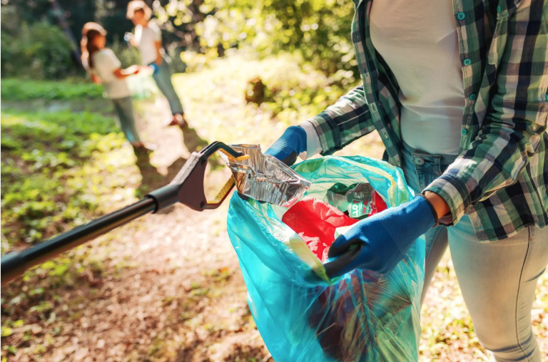 Gratis afvalgrijpers voor World Cleanup Day in Leidschendam-Voorburg