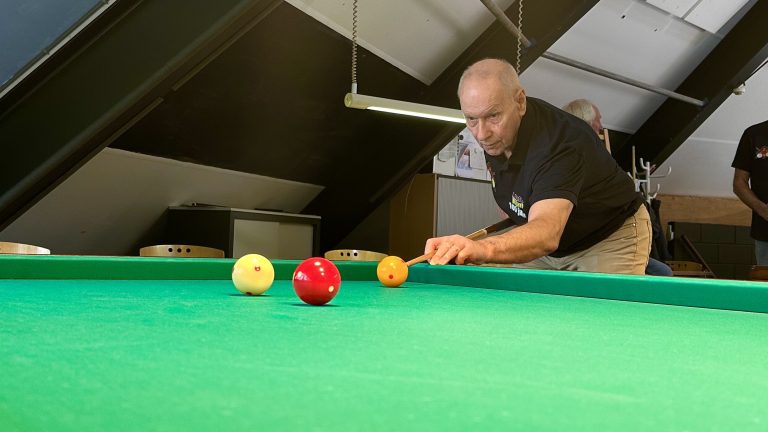 Biljartvereniging ADO 100 jaar: 'Kampioenen zijn hier ook nooit gemaakt, maar we spelen altijd met veel plezier.