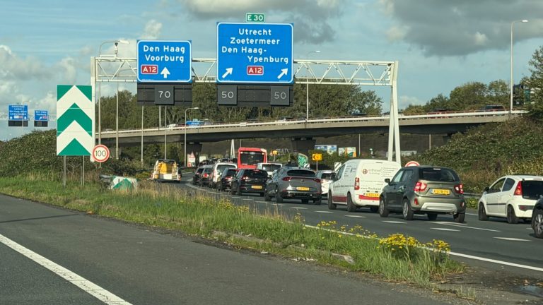 A12 dicht na ongeluk bij Nootdorp, vertraging loopt op