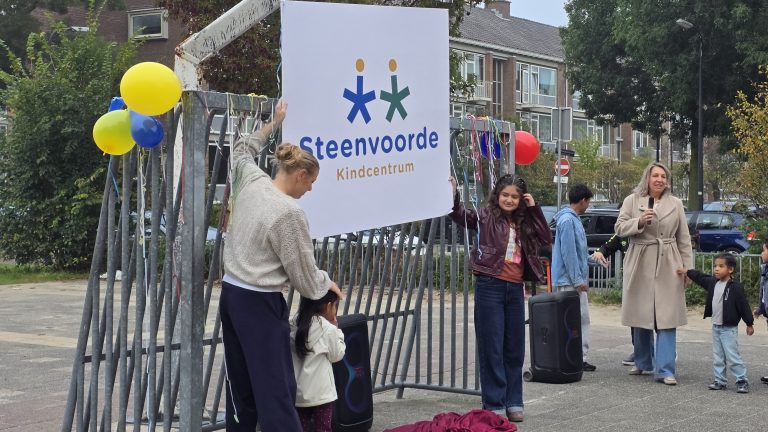 Nieuw kindcentrum Steenvoorde onthult logo onder luid gejuich