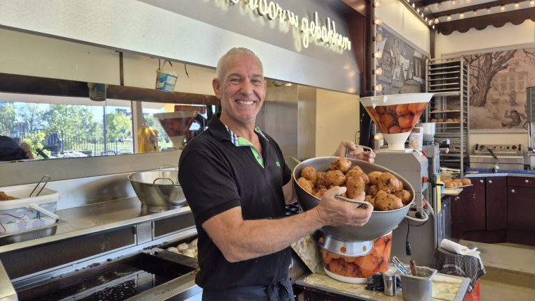 Oliebollenkraam Aart mag blijven na spannende dagen op Bogaardplein