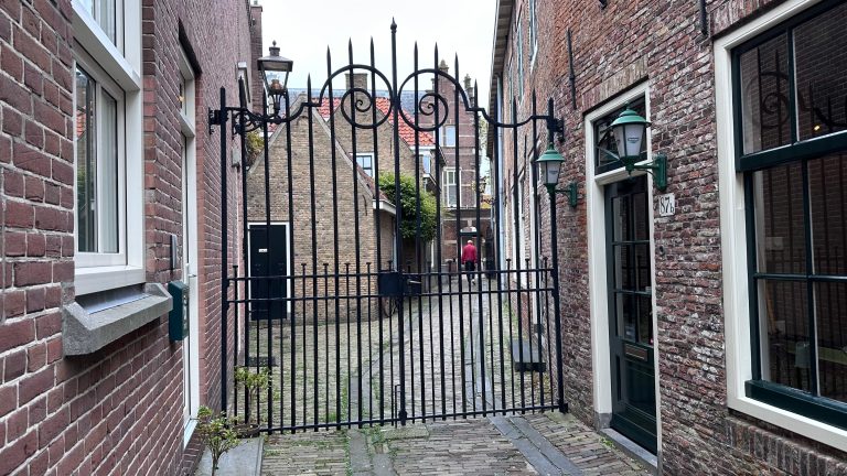 Wildplassers zorgden voor plaatsing hekken