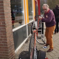 Repair Café met politie naar school