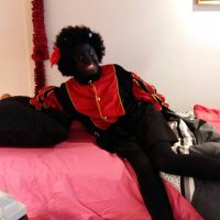 Wat doet Zwarte Piet in het bed van Sinterklaas