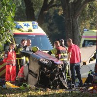 Twee gewonden na zware aanrijding op Lange Kleiweg