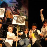 Muzikaal spektakel in de theaterzaal van Trias