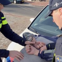 Politie betrapt autokrakers in Doelenstraat