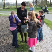 Kinderen BS De Buit maken paradijs voor de buien