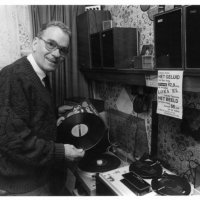 Omroep Rijswijk-dj Bob van Huet krijgt eigen boek