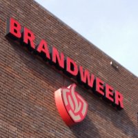 Brandweer zet kazerne open