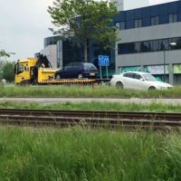 Belastingdienst haalt 12 auto’s van de weg