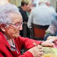 Eettafel in de Benedictus- en Bernadettekerk