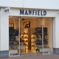 Schoenwinkel Sacha neemt failliete Manfield over