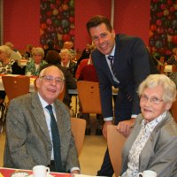 Wethouder Björn Lugthart bij Kerstlunch KBO