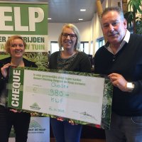 Avalex doneert Cheque aan het KWF