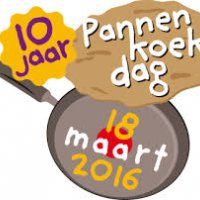 Scholieren bakken pannenkoeken voor ouderen