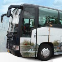 Sponsorbus rijdt naar dodenherdenking