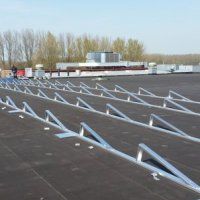 Plaatsing van zonnepanelen op Viergang van start