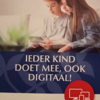Aktueel: Wethouder Lugthart geeft computer aan Rijswijkse minima kinderen