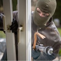 Rijswijkse bewoner springt op inbreker, politie zoekt getuigen