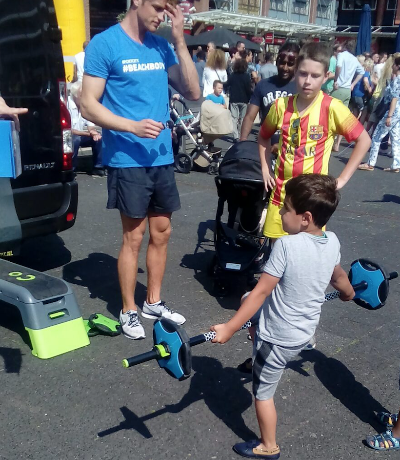 Rijswijkse kinderen aan de gewichten