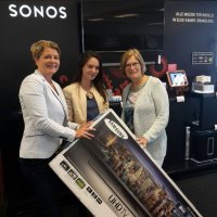 Iris Hendriks krijgt haar Smart TV